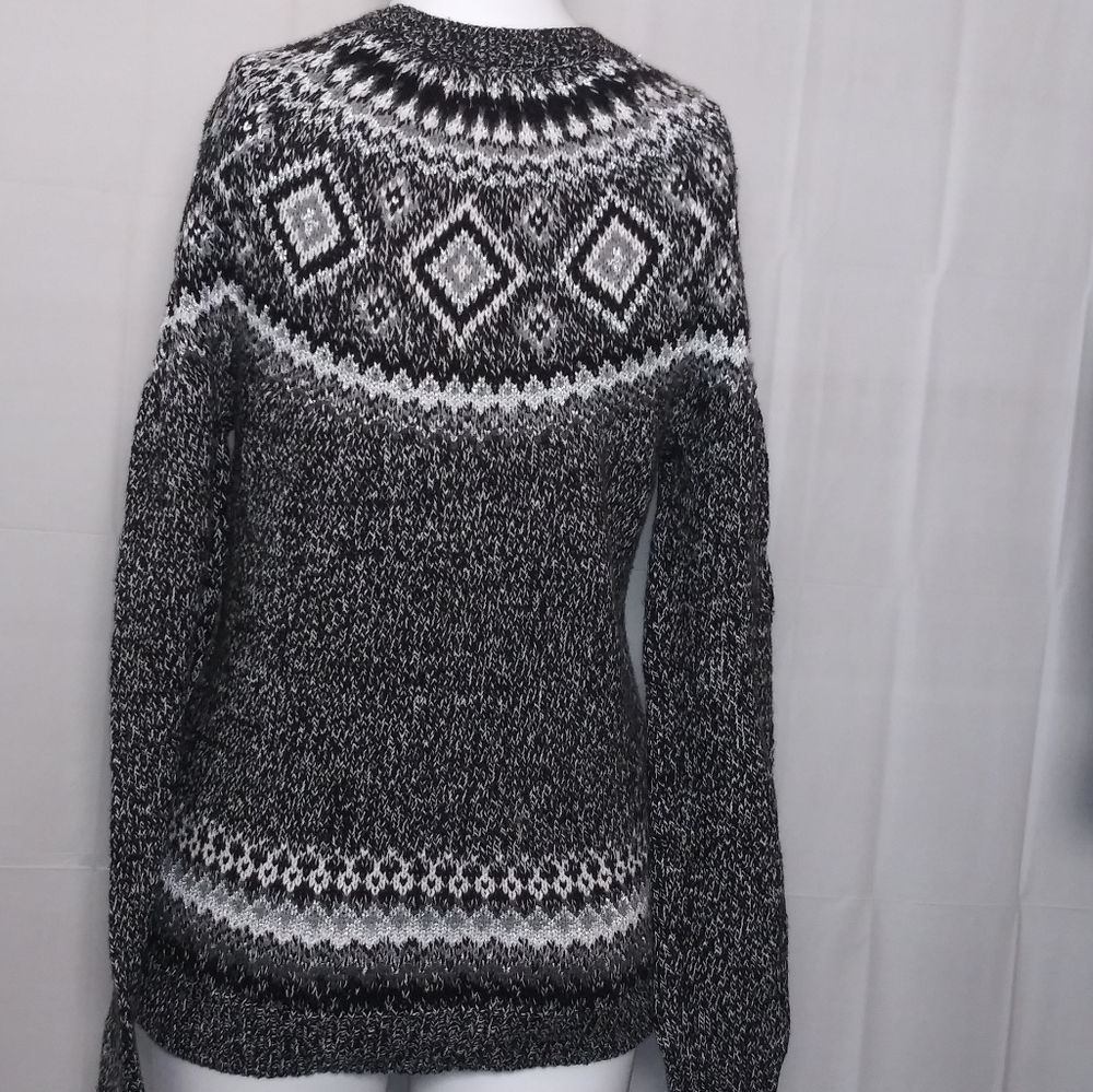 #11-Old Navy Sweater - Picture 4 of 5